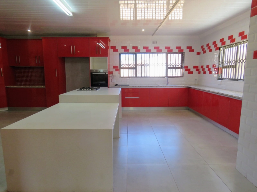 7 Bedroom Property for Sale in Sonneveld Gauteng