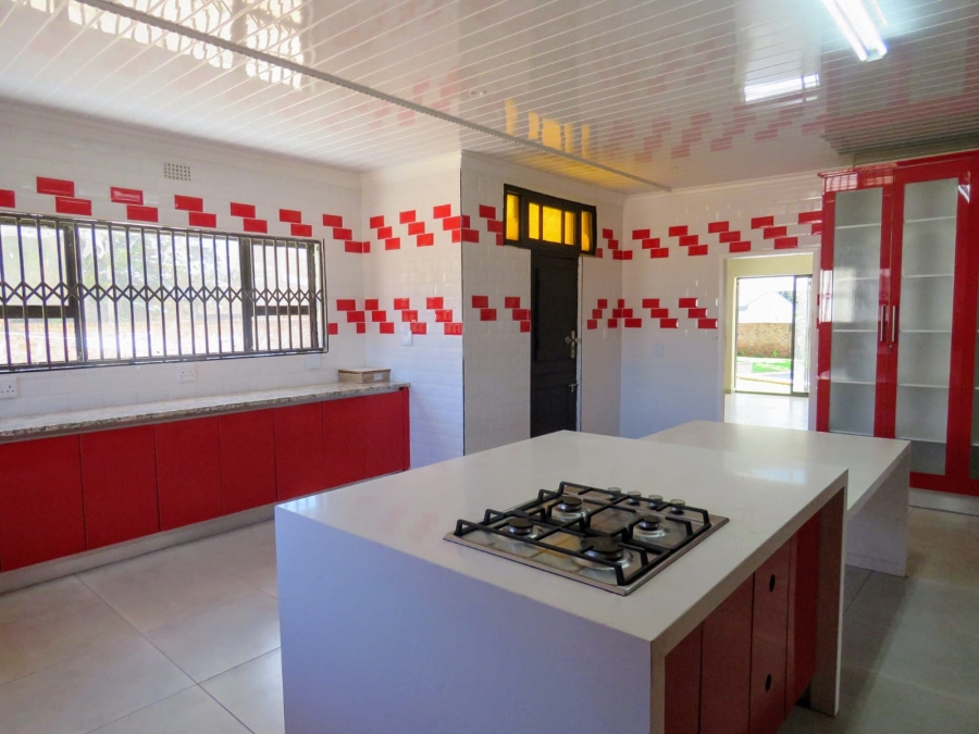 7 Bedroom Property for Sale in Sonneveld Gauteng