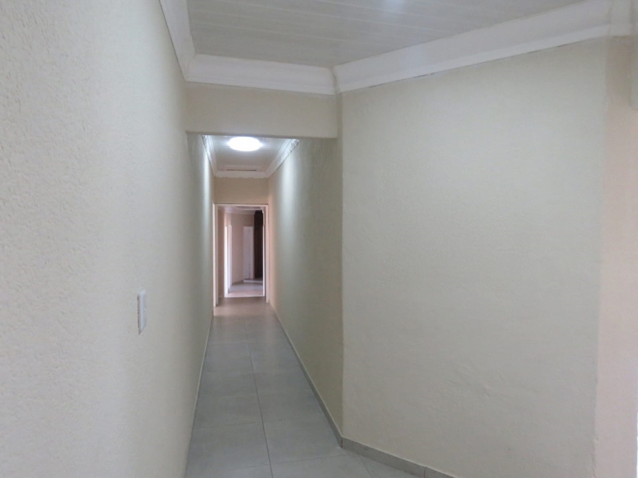 7 Bedroom Property for Sale in Sonneveld Gauteng