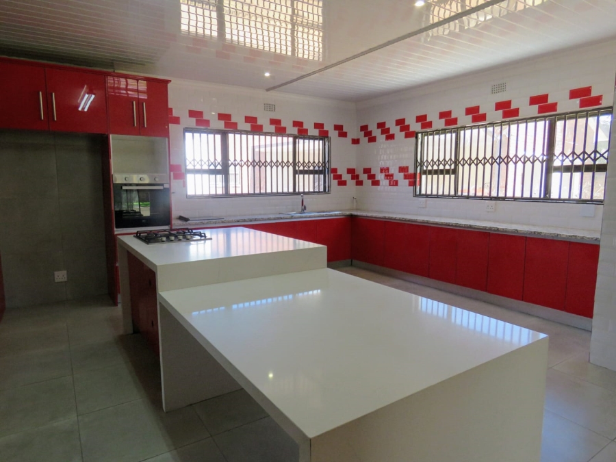 7 Bedroom Property for Sale in Sonneveld Gauteng