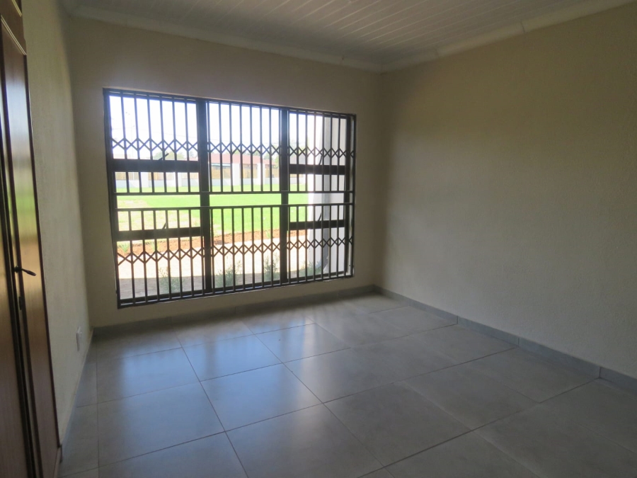 7 Bedroom Property for Sale in Sonneveld Gauteng