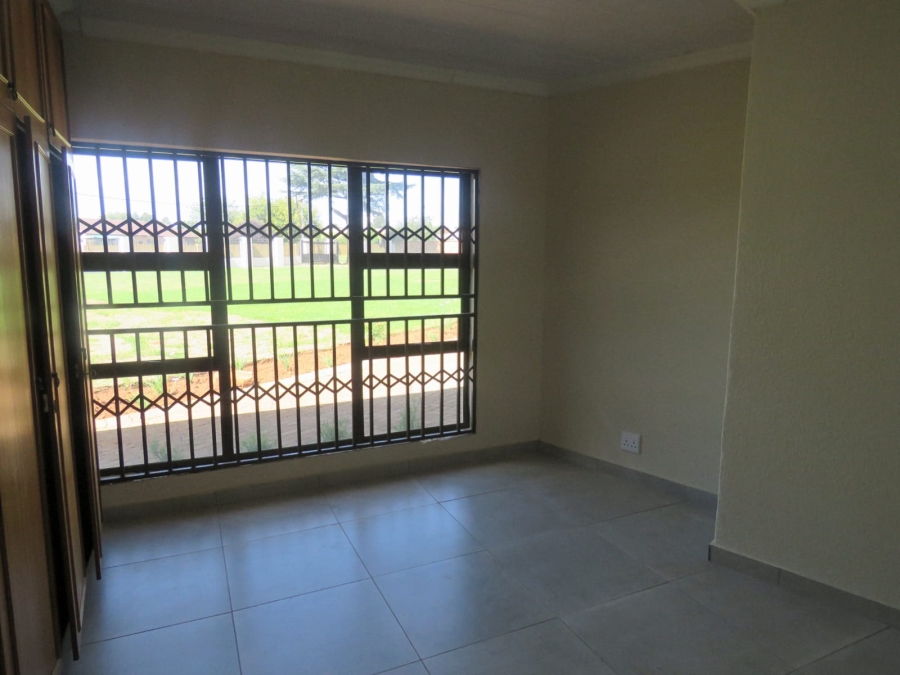 7 Bedroom Property for Sale in Sonneveld Gauteng