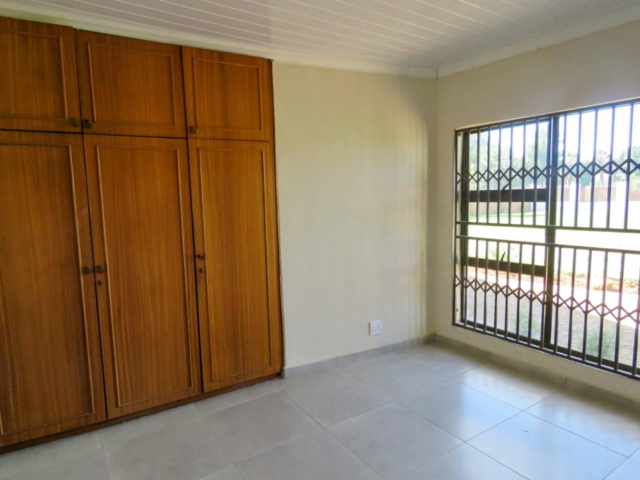 7 Bedroom Property for Sale in Sonneveld Gauteng