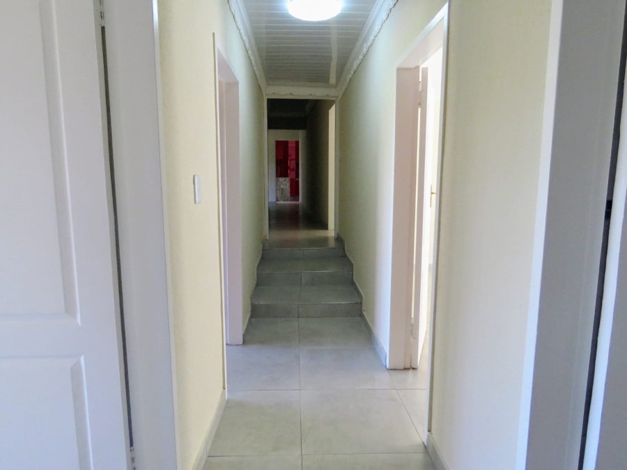 7 Bedroom Property for Sale in Sonneveld Gauteng