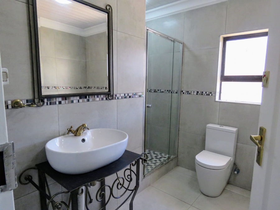 7 Bedroom Property for Sale in Sonneveld Gauteng