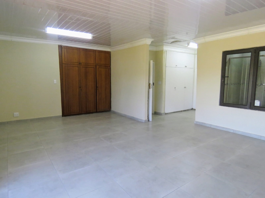 7 Bedroom Property for Sale in Sonneveld Gauteng