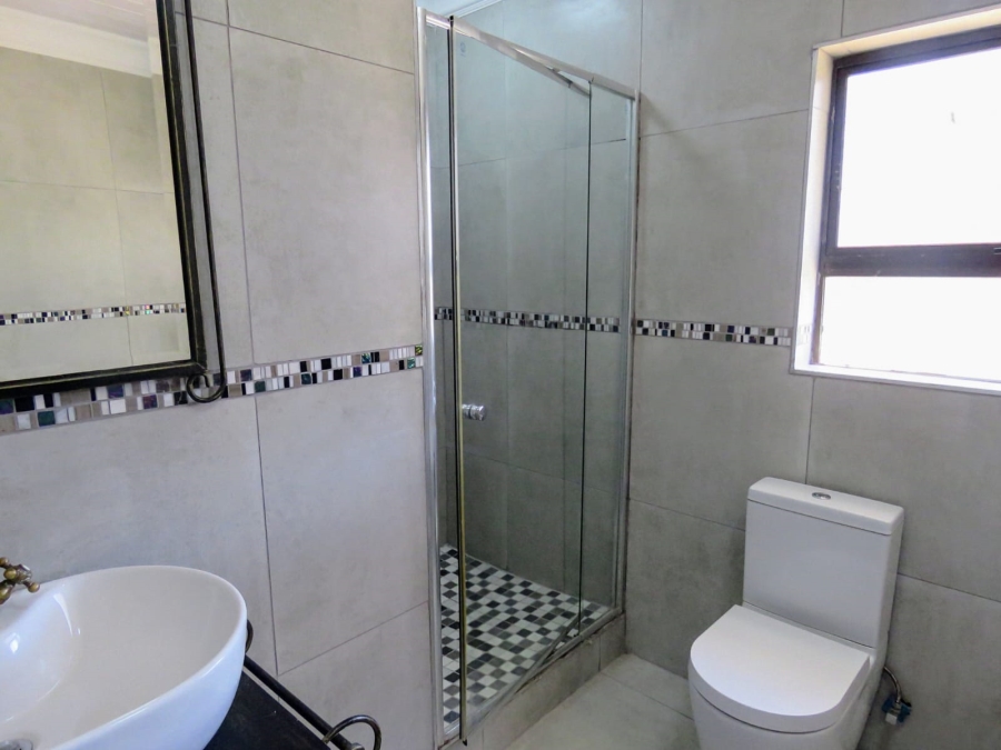 7 Bedroom Property for Sale in Sonneveld Gauteng