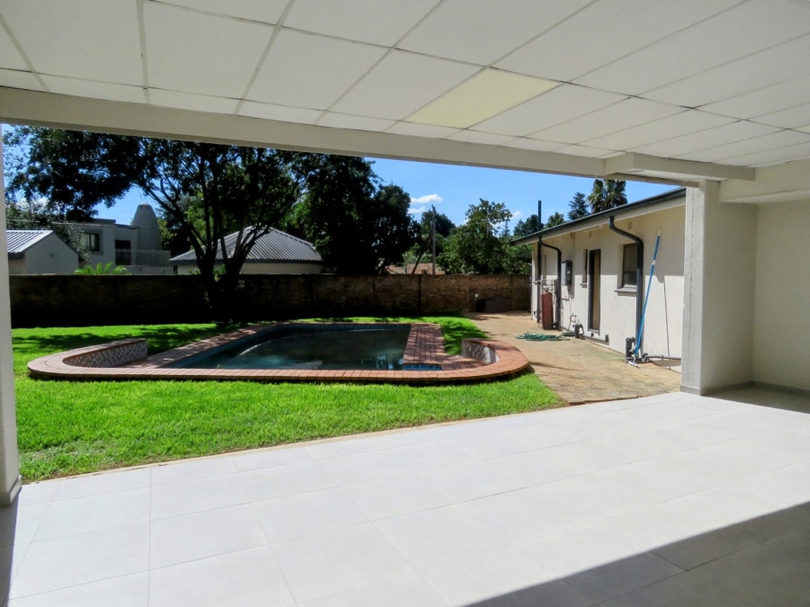 7 Bedroom Property for Sale in Sonneveld Gauteng