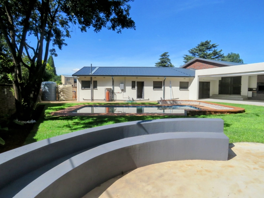 7 Bedroom Property for Sale in Sonneveld Gauteng