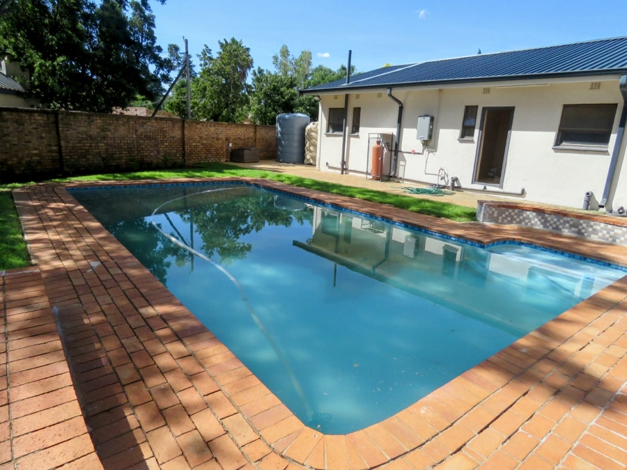 7 Bedroom Property for Sale in Sonneveld Gauteng
