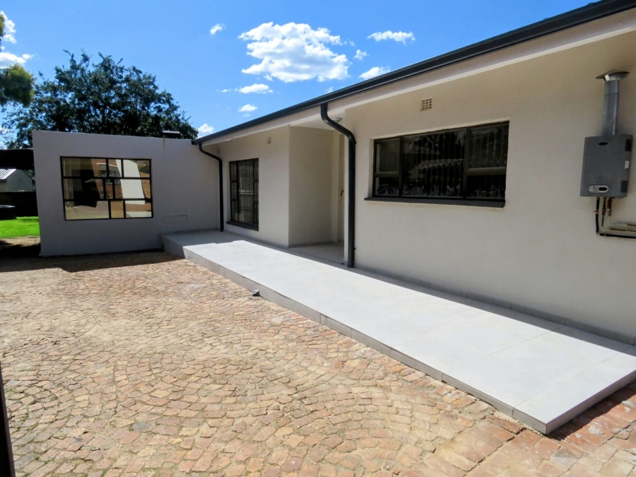 7 Bedroom Property for Sale in Sonneveld Gauteng