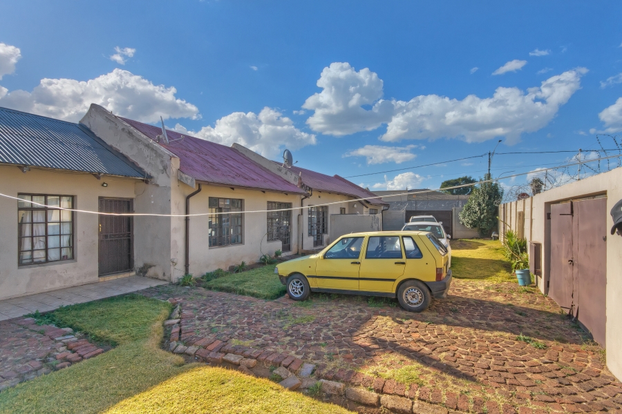 7 Bedroom Property for Sale in Brixton Gauteng