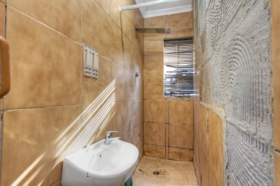 7 Bedroom Property for Sale in Brixton Gauteng