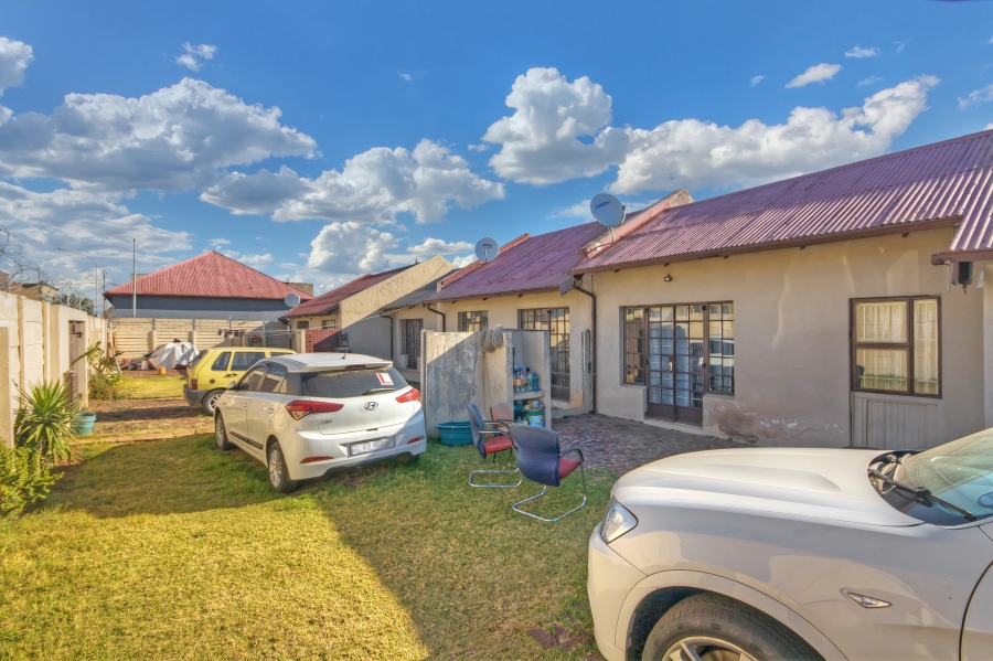 7 Bedroom Property for Sale in Brixton Gauteng