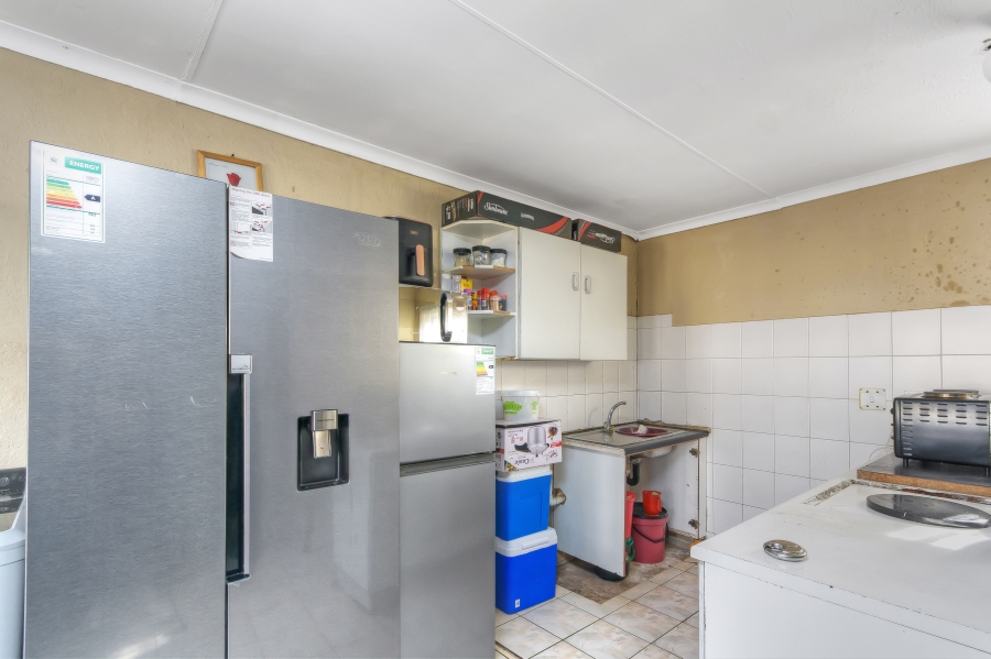 7 Bedroom Property for Sale in Brixton Gauteng