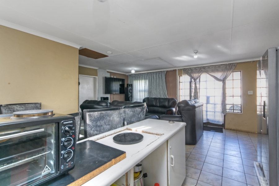 7 Bedroom Property for Sale in Brixton Gauteng