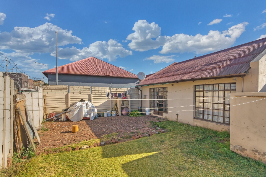 7 Bedroom Property for Sale in Brixton Gauteng