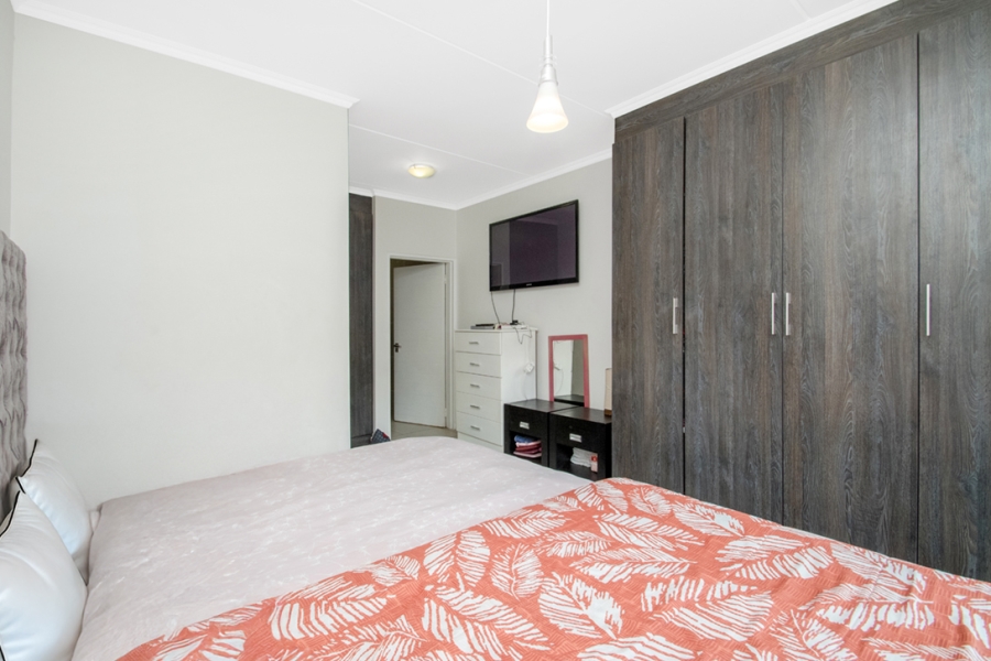 2 Bedroom Property for Sale in Olivedale Gauteng