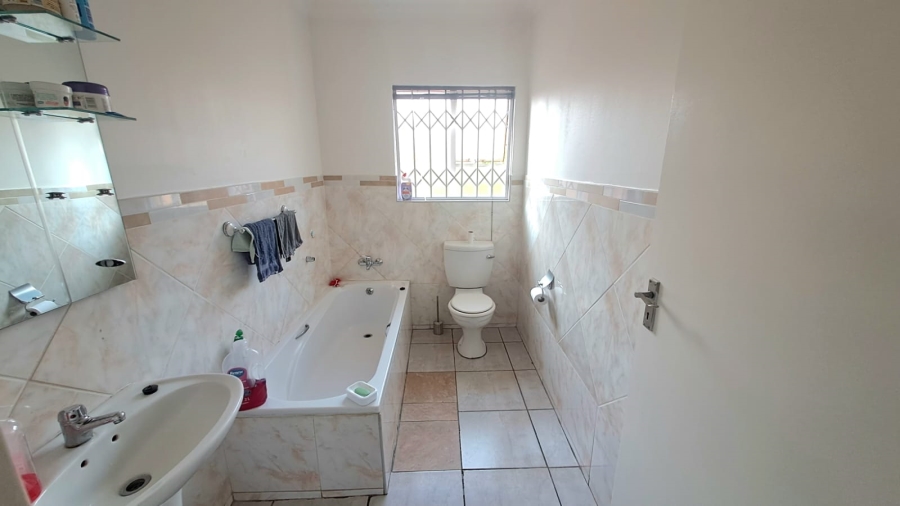 To Let 3 Bedroom Property for Rent in Three Rivers Gauteng