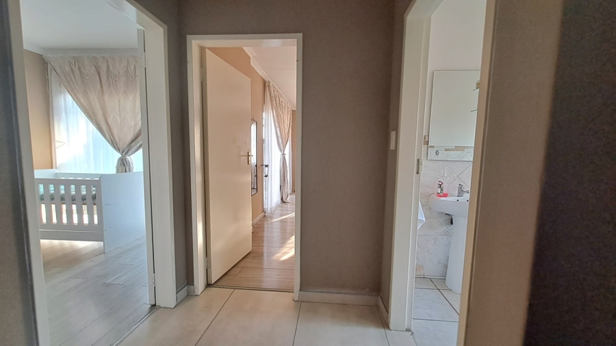 To Let 3 Bedroom Property for Rent in Three Rivers Gauteng