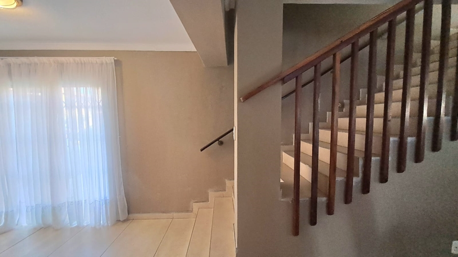 To Let 3 Bedroom Property for Rent in Three Rivers Gauteng