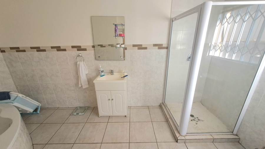 To Let 3 Bedroom Property for Rent in Three Rivers Gauteng