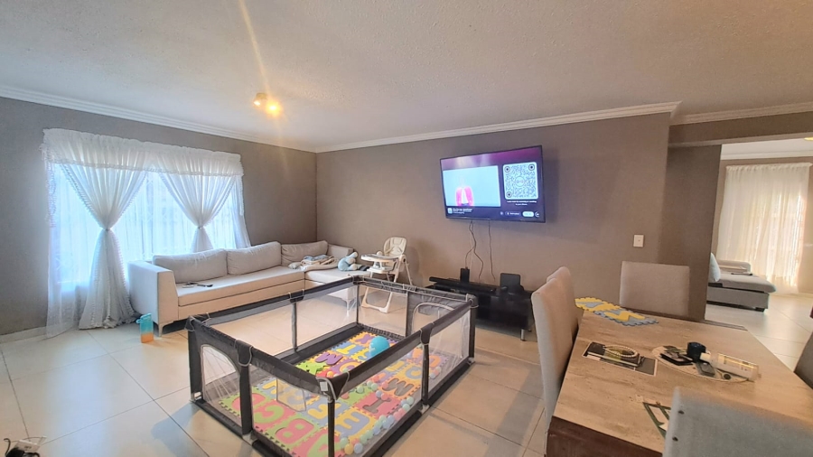 To Let 3 Bedroom Property for Rent in Three Rivers Gauteng