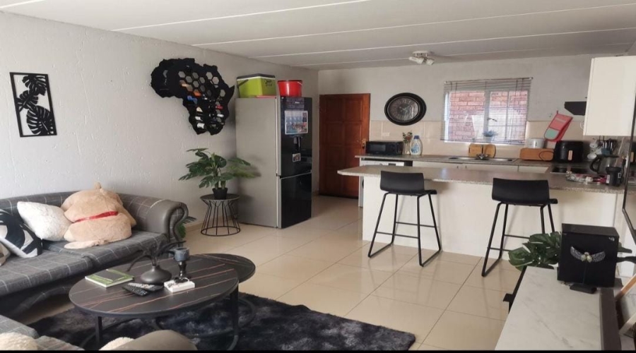 2 Bedroom Property for Sale in Chloorkop Gauteng