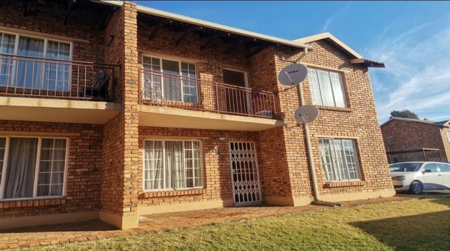 2 Bedroom Property for Sale in Chloorkop Gauteng