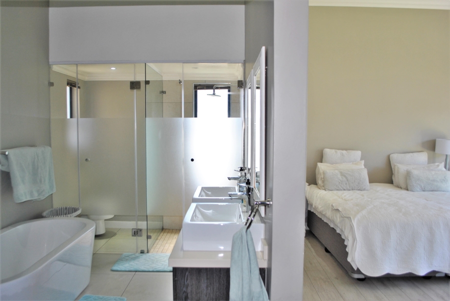 3 Bedroom Property for Sale in Copperleaf Estate Gauteng
