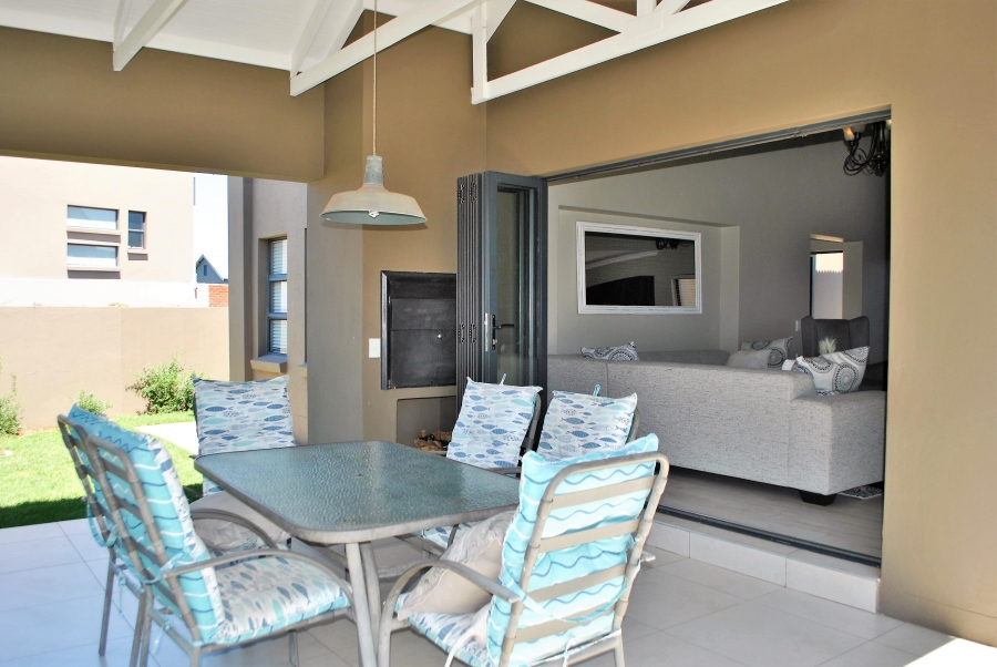 3 Bedroom Property for Sale in Copperleaf Estate Gauteng