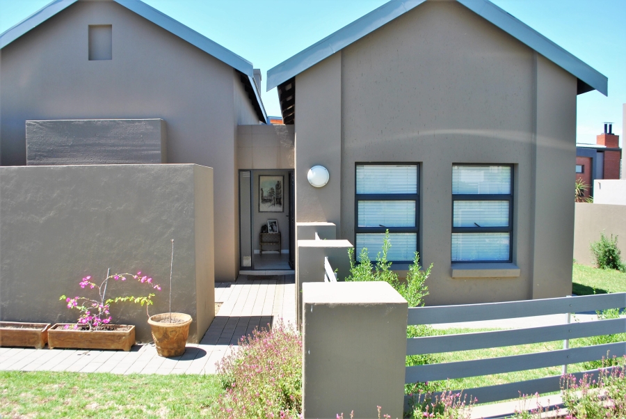 3 Bedroom Property for Sale in Copperleaf Estate Gauteng