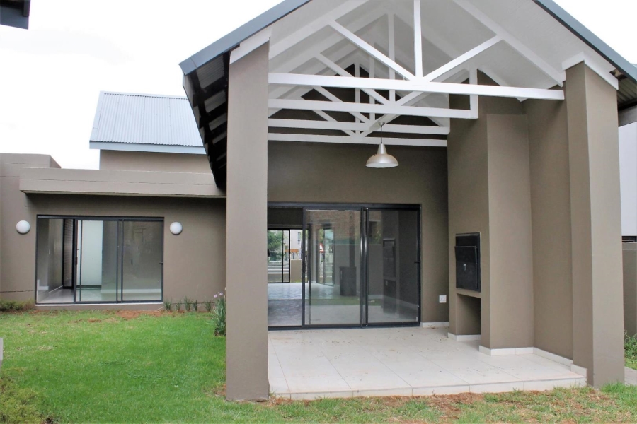 3 Bedroom Property for Sale in Copperleaf Estate Gauteng