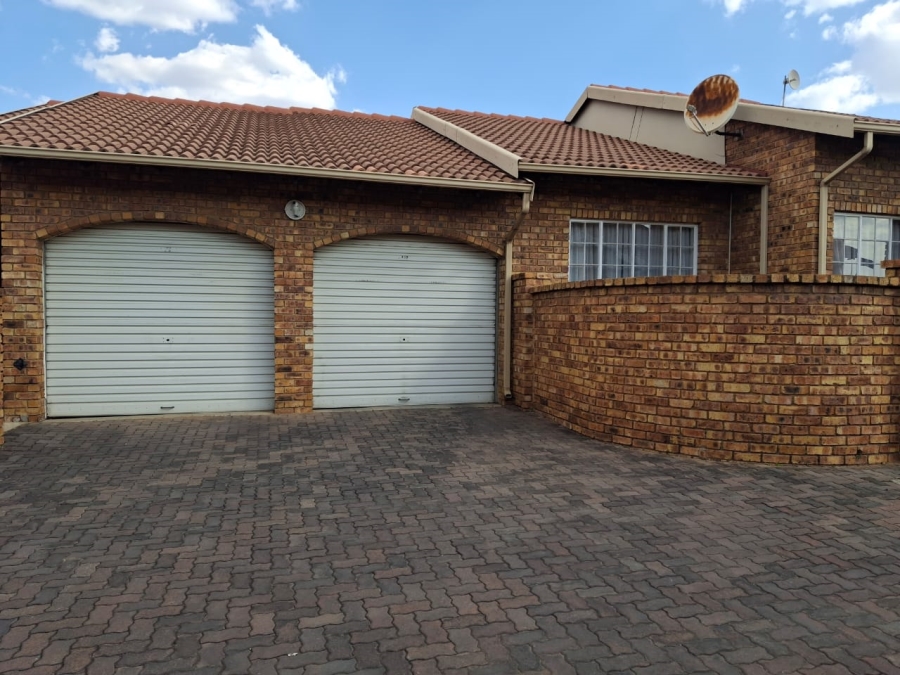 3 Bedroom Property for Sale in Ravenswood Gauteng