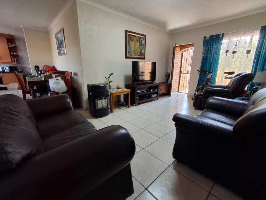 3 Bedroom Property for Sale in Ravenswood Gauteng