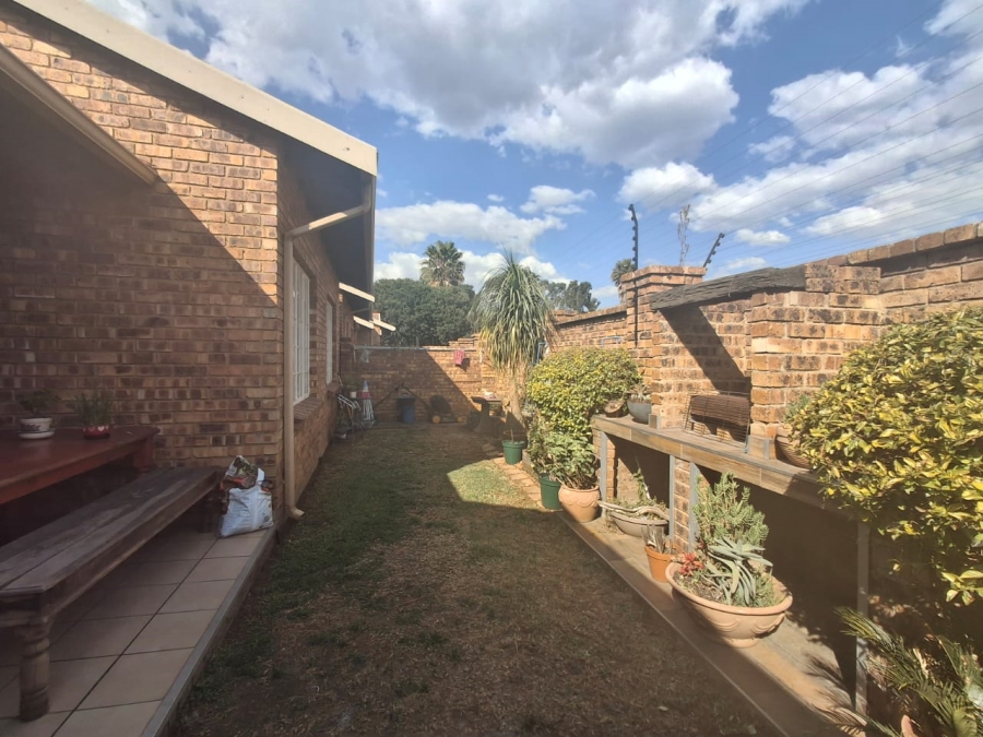 3 Bedroom Property for Sale in Ravenswood Gauteng