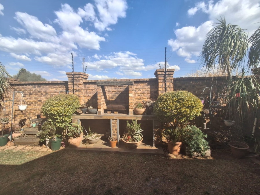 3 Bedroom Property for Sale in Ravenswood Gauteng