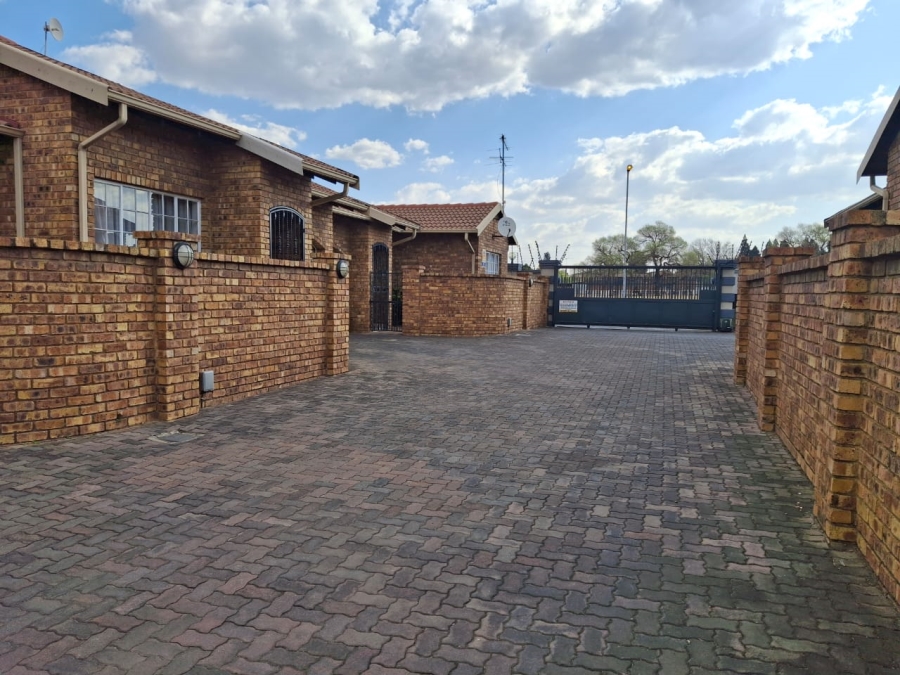 3 Bedroom Property for Sale in Ravenswood Gauteng