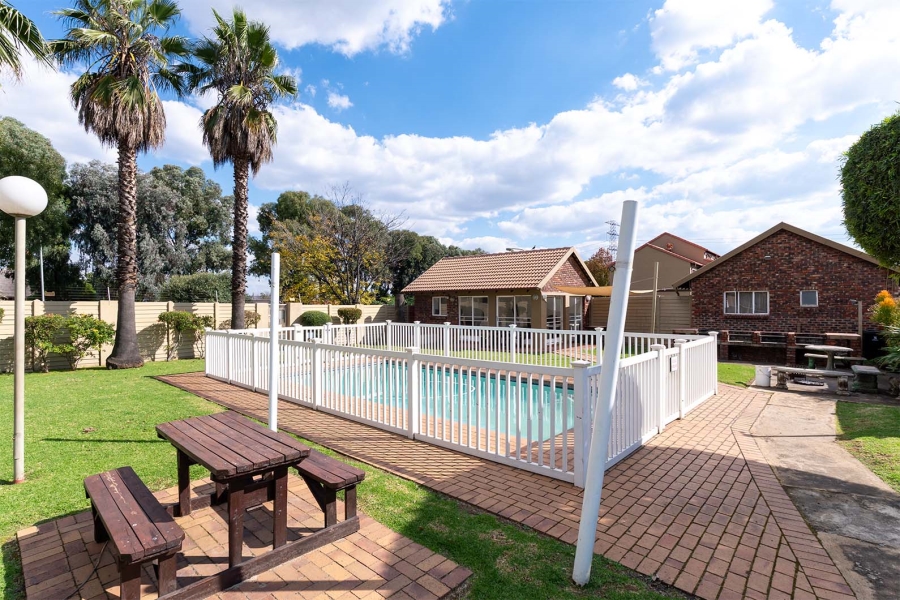 2 Bedroom Property for Sale in Eden Glen Gauteng