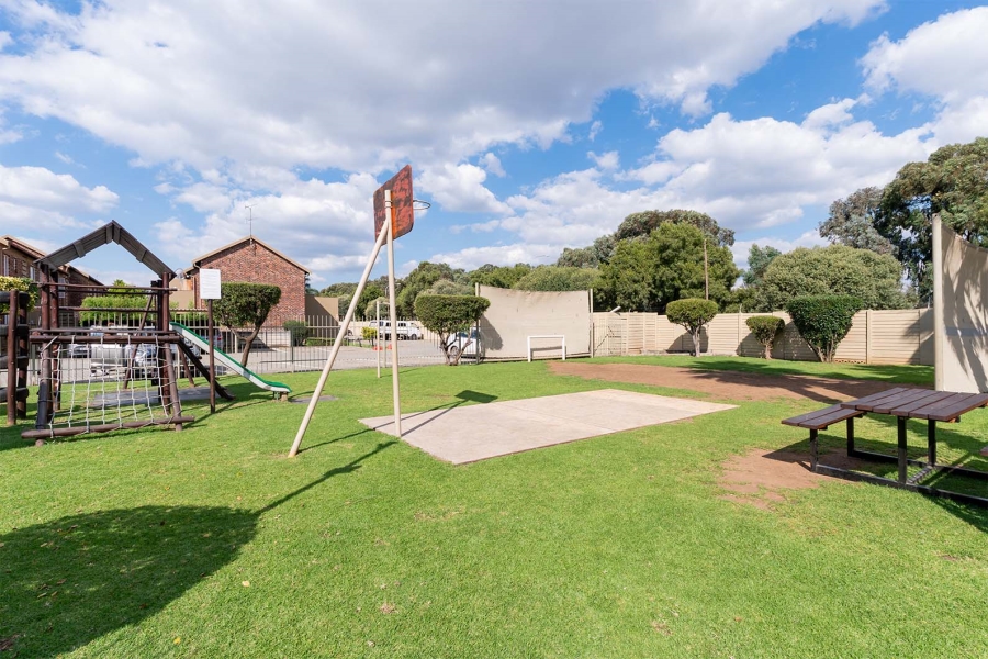 2 Bedroom Property for Sale in Eden Glen Gauteng