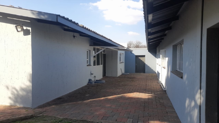4 Bedroom Property for Sale in Vanderbijlpark SW 1 Gauteng