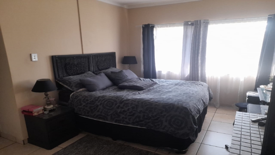 4 Bedroom Property for Sale in Vanderbijlpark SW 1 Gauteng