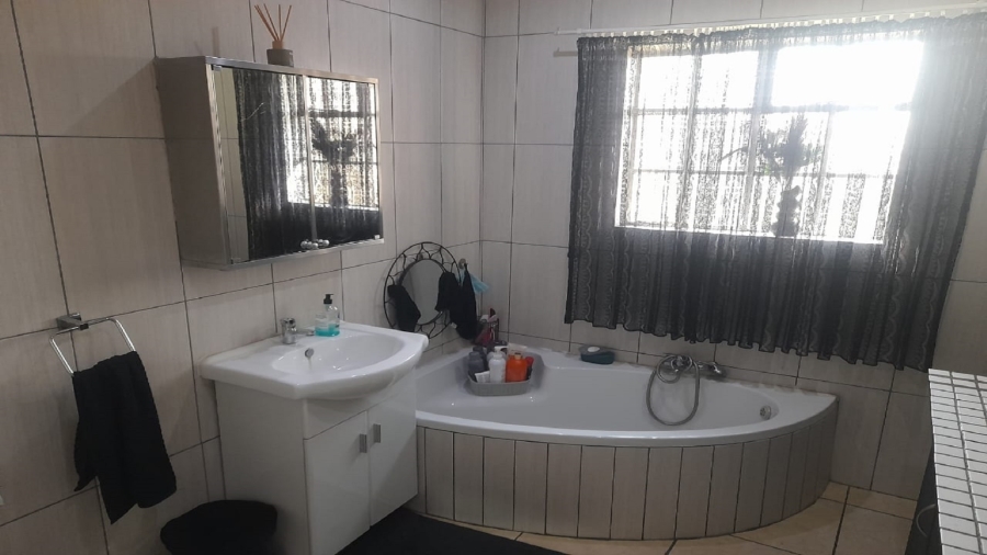 4 Bedroom Property for Sale in Vanderbijlpark SW 1 Gauteng