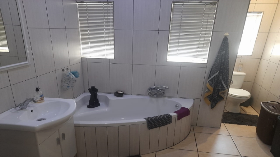 4 Bedroom Property for Sale in Vanderbijlpark SW 1 Gauteng