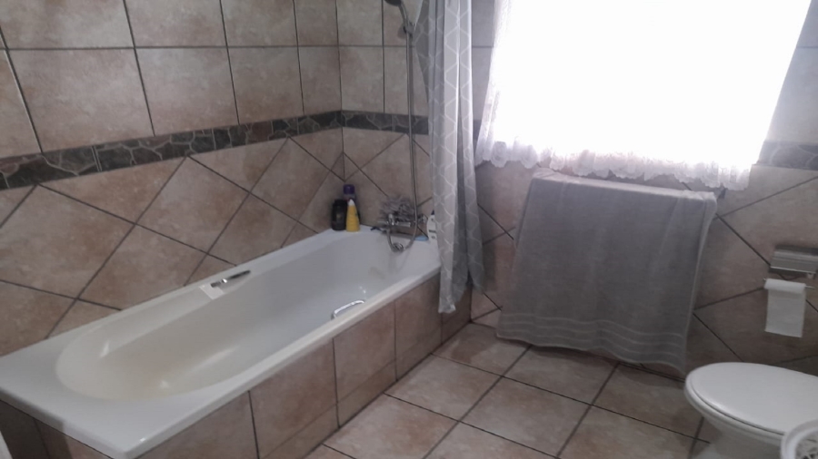 4 Bedroom Property for Sale in Vanderbijlpark SW 1 Gauteng