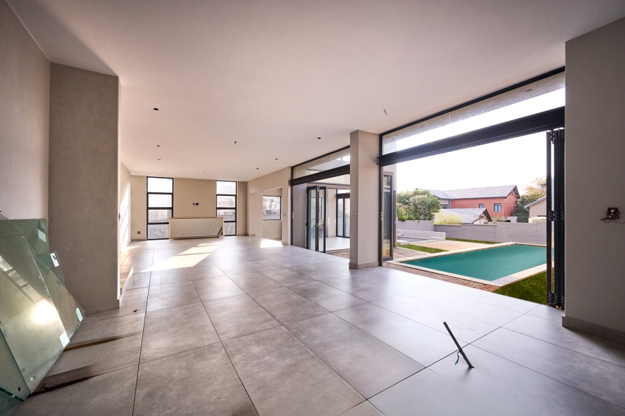 5 Bedroom Property for Sale in Waterfall Country Estate Gauteng