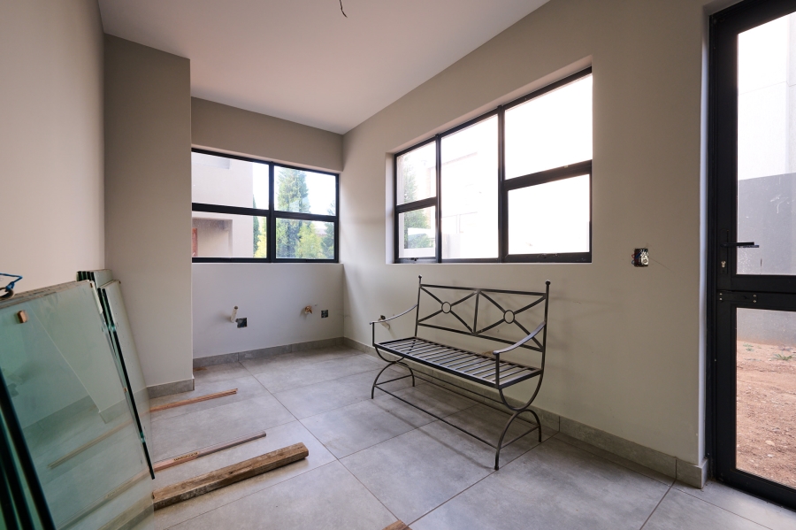 5 Bedroom Property for Sale in Waterfall Country Estate Gauteng