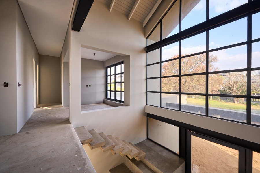 5 Bedroom Property for Sale in Waterfall Country Estate Gauteng