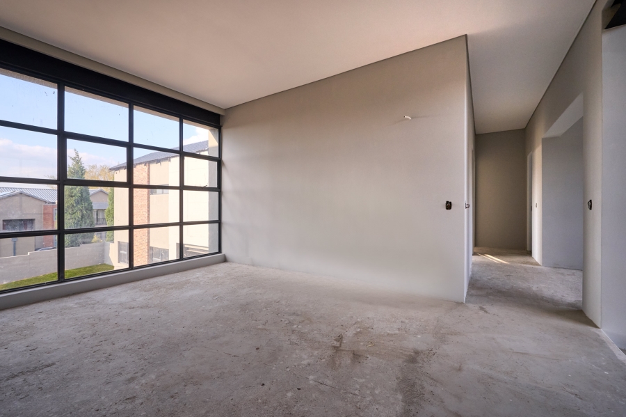 5 Bedroom Property for Sale in Waterfall Country Estate Gauteng
