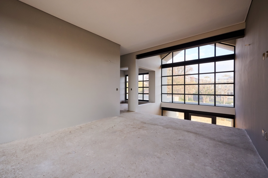 5 Bedroom Property for Sale in Waterfall Country Estate Gauteng